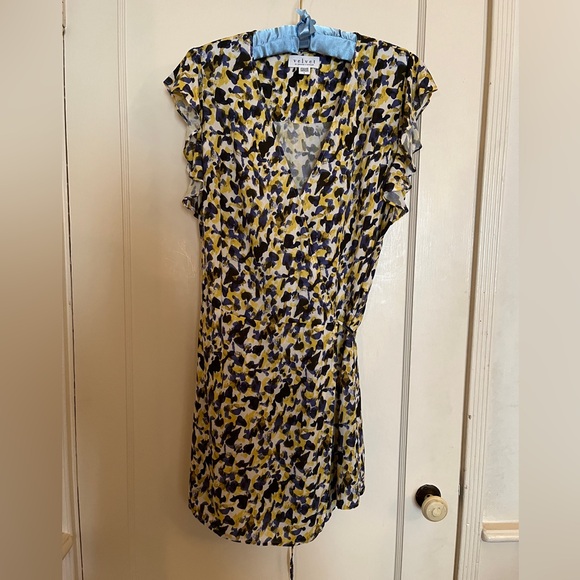 Velvet by Graham & Spencer Print Romper with Flutter Sleeves - Picture 1 of 12